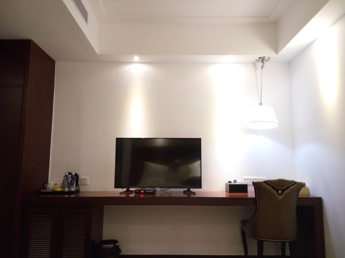Royal Holiday Hotel Rangoon Buitenkant foto