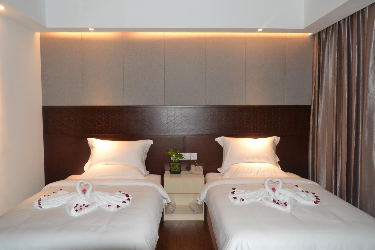 Royal Holiday Hotel Rangoon Buitenkant foto