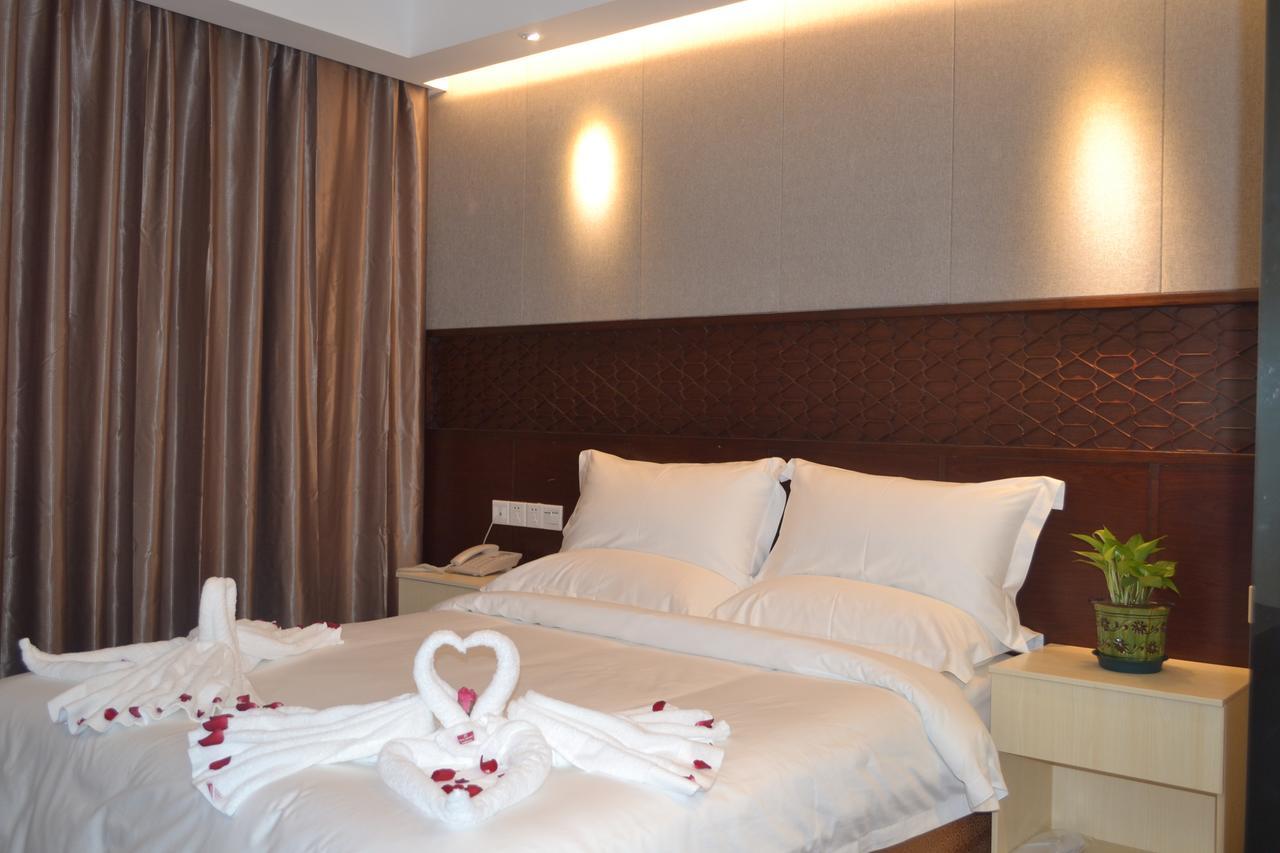 Royal Holiday Hotel Rangoon Buitenkant foto