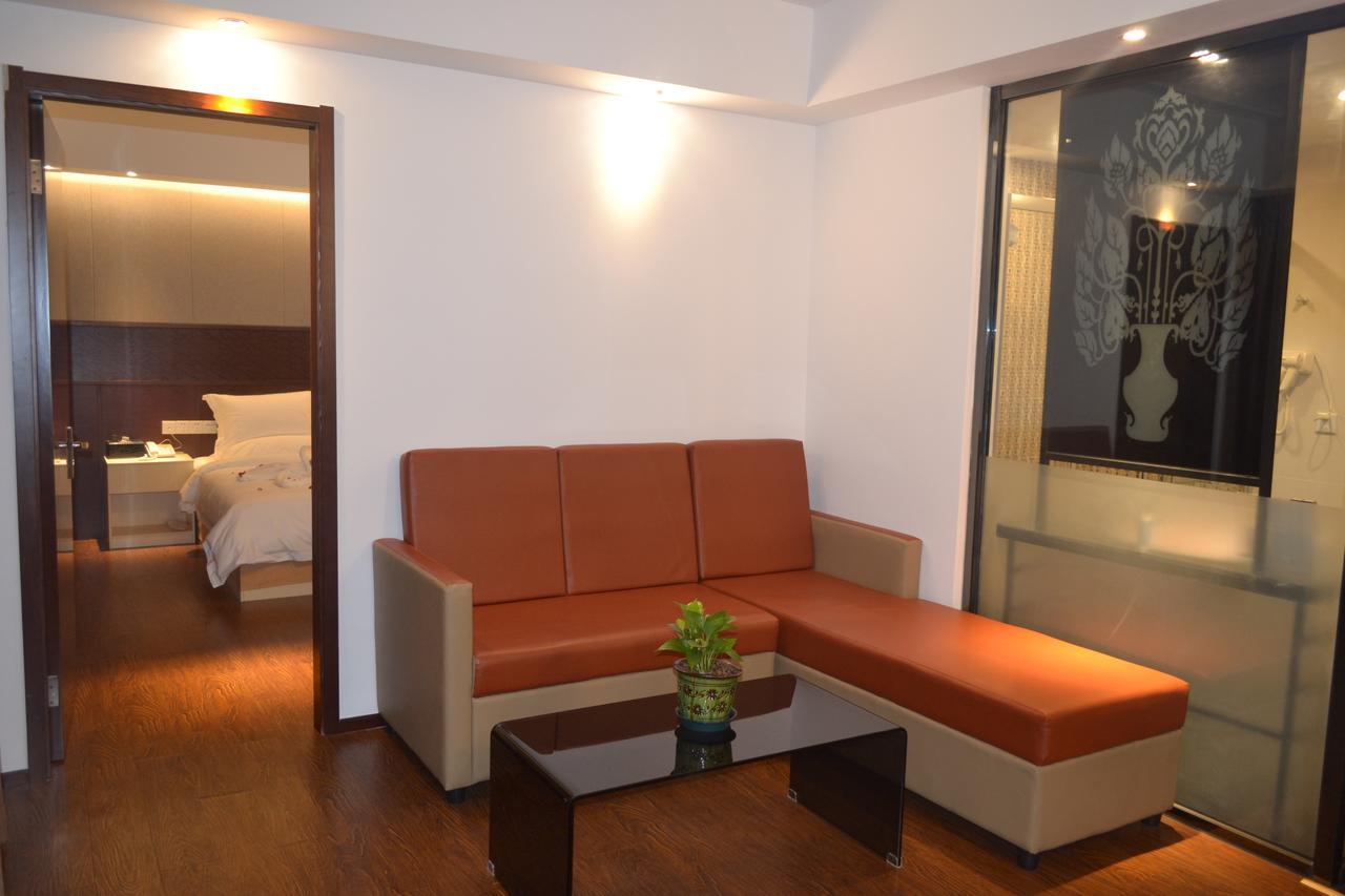 Royal Holiday Hotel Rangoon Buitenkant foto