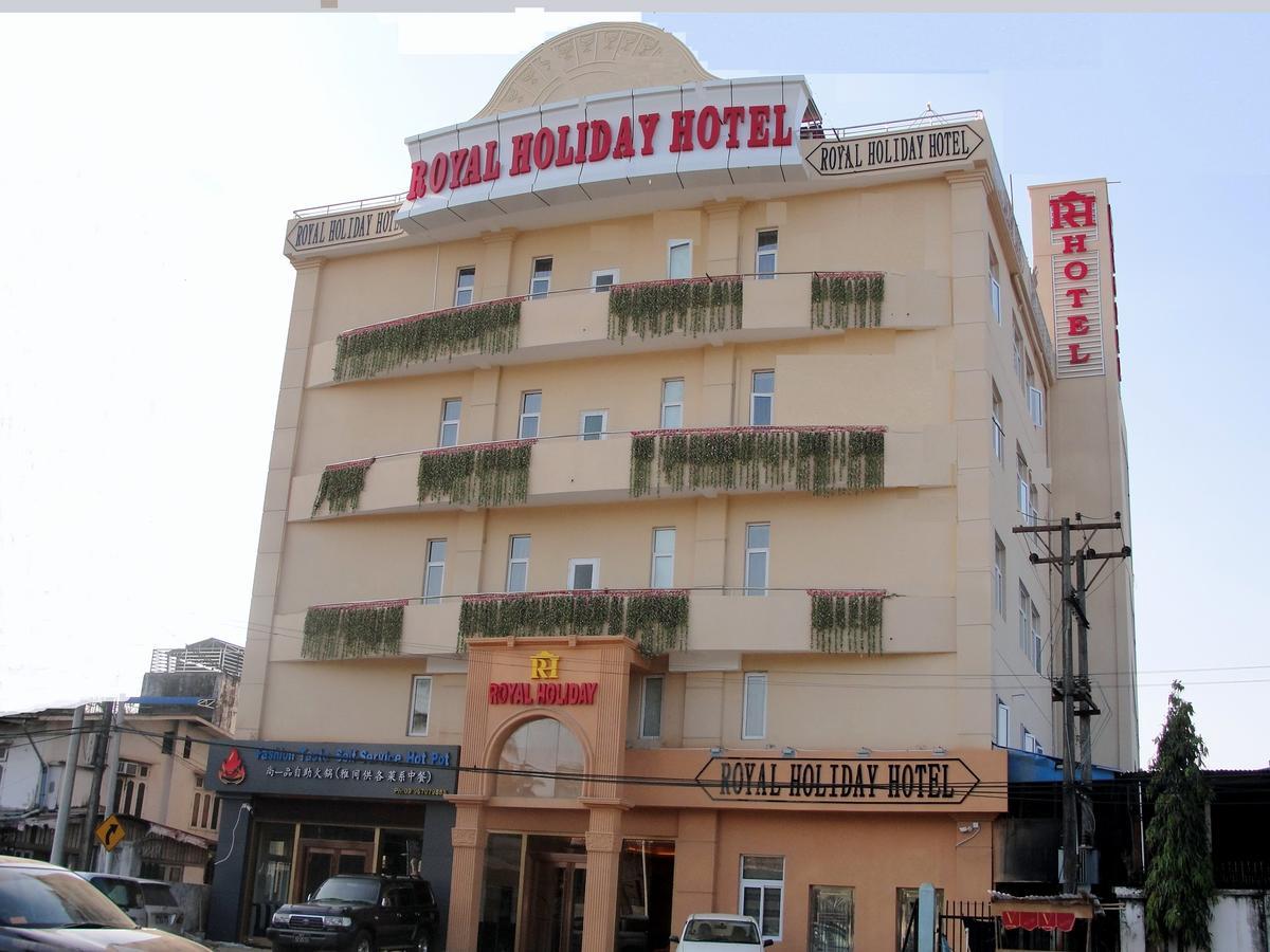 Royal Holiday Hotel Rangoon Buitenkant foto