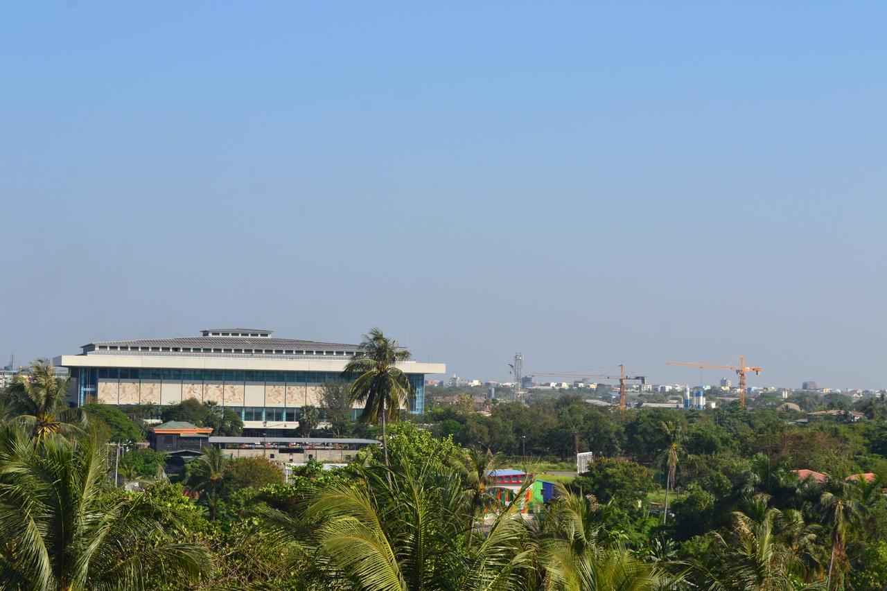 Royal Holiday Hotel Rangoon Buitenkant foto