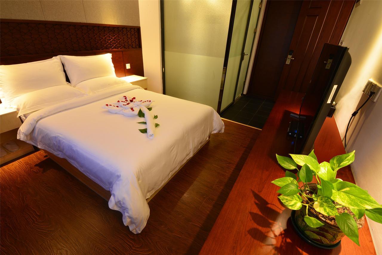 Royal Holiday Hotel Rangoon Buitenkant foto