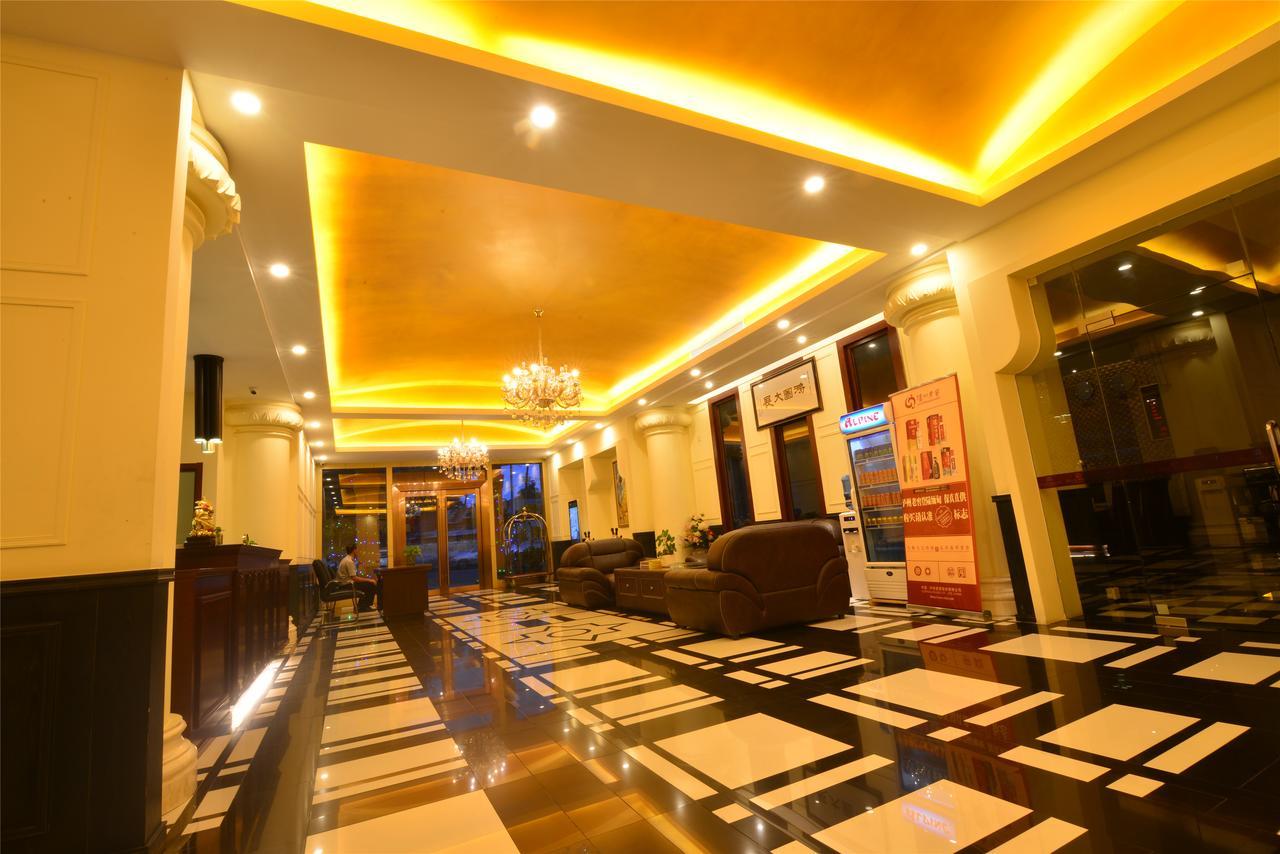 Royal Holiday Hotel Rangoon Buitenkant foto