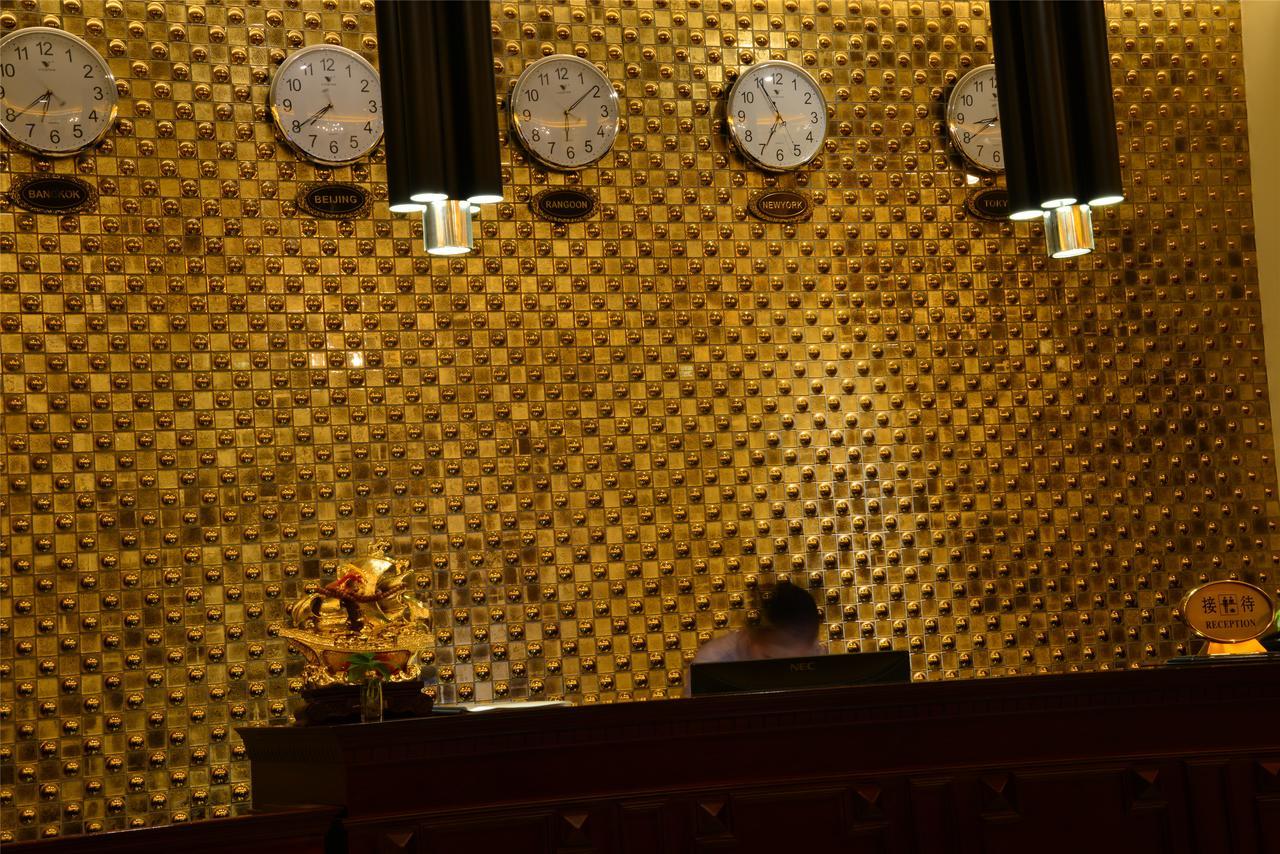 Royal Holiday Hotel Rangoon Buitenkant foto
