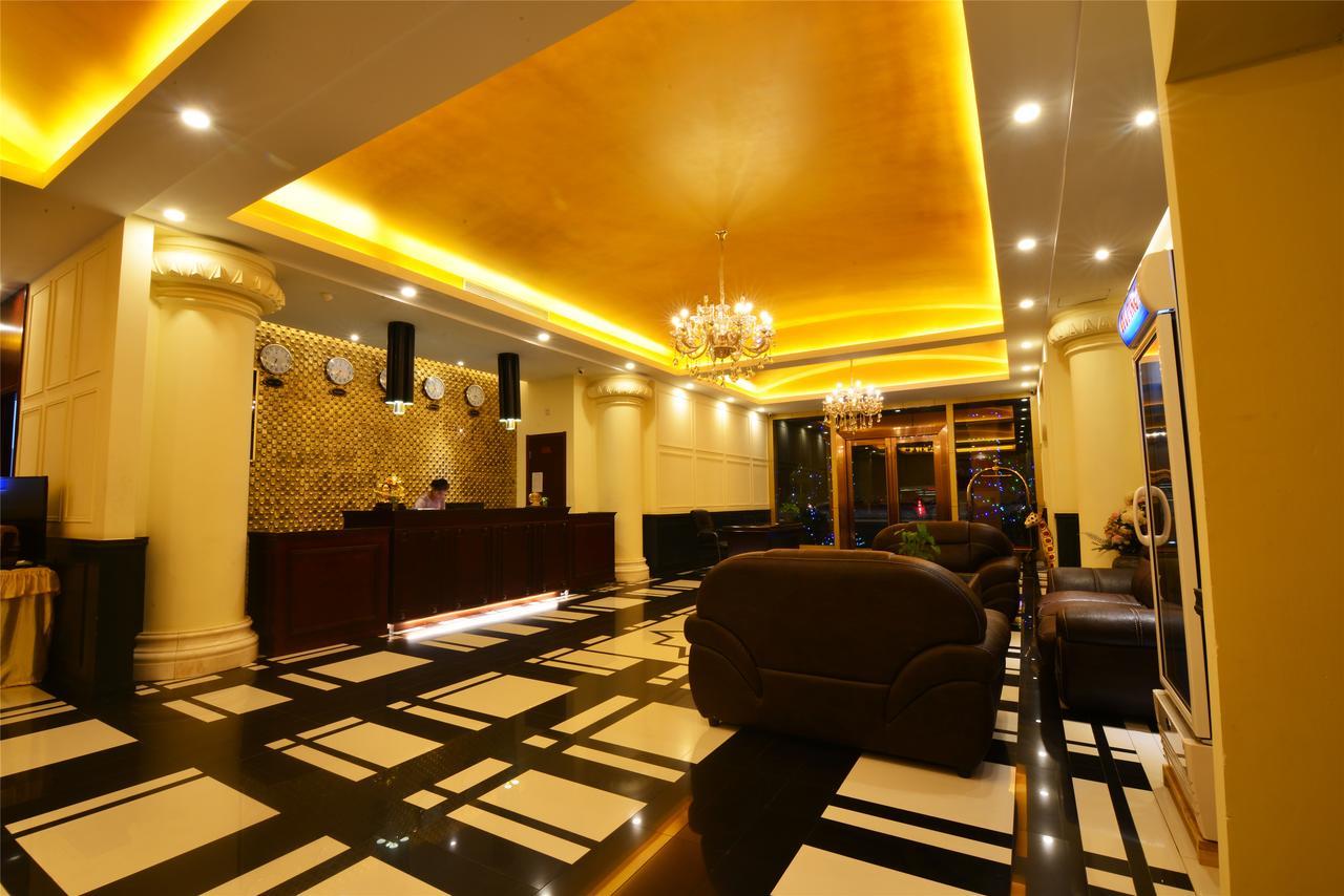 Royal Holiday Hotel Rangoon Buitenkant foto