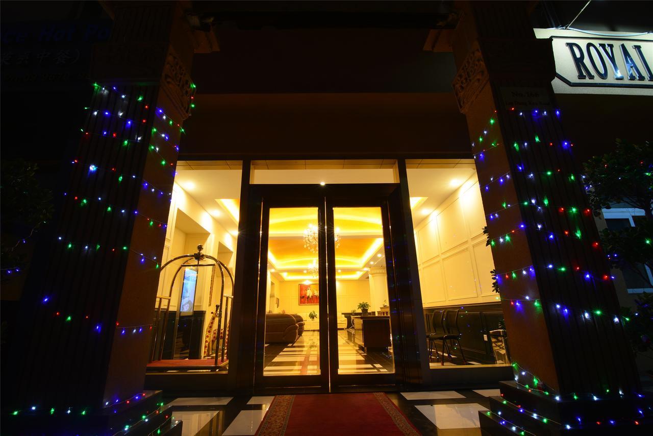 Royal Holiday Hotel Rangoon Buitenkant foto