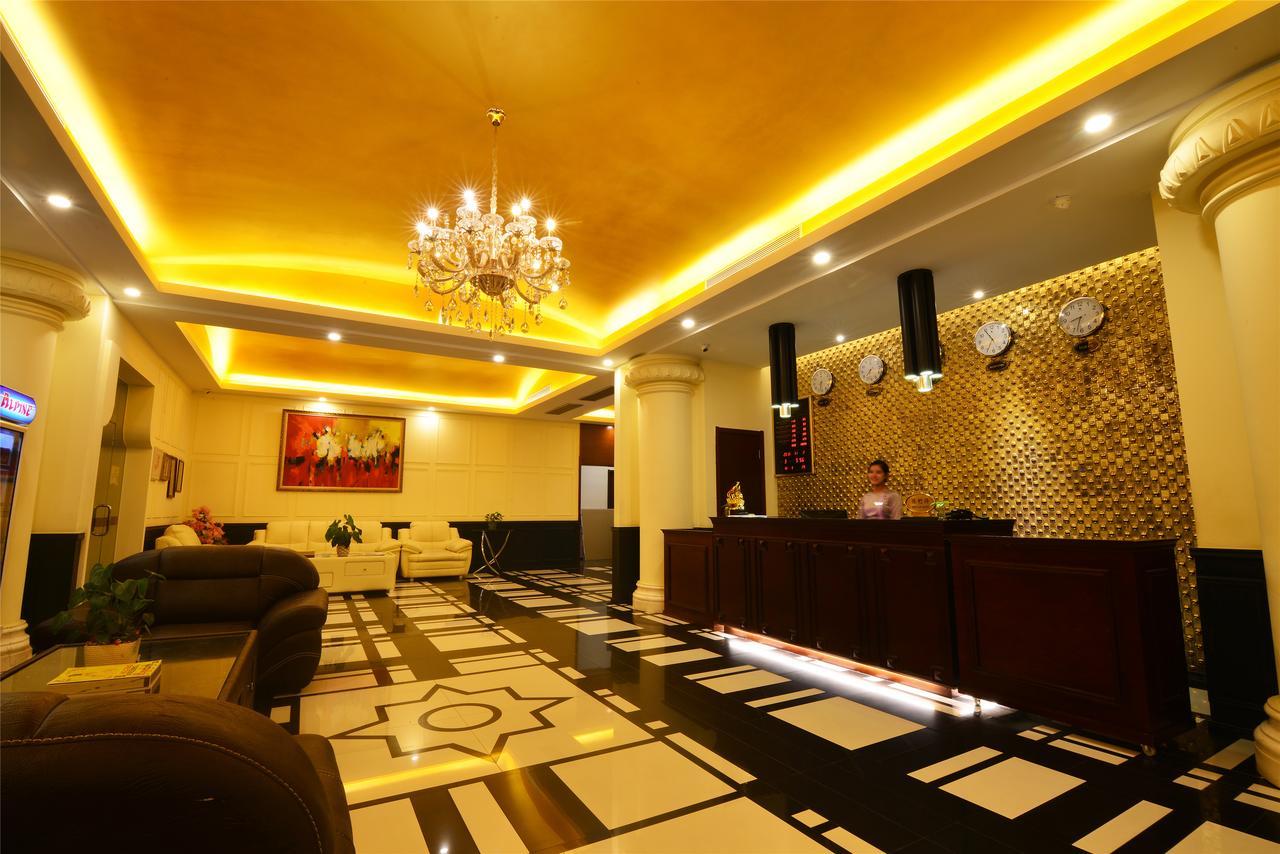 Royal Holiday Hotel Rangoon Buitenkant foto