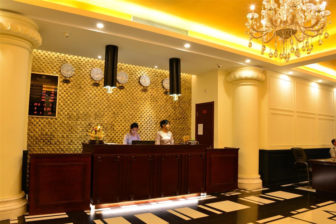 Royal Holiday Hotel Rangoon Buitenkant foto